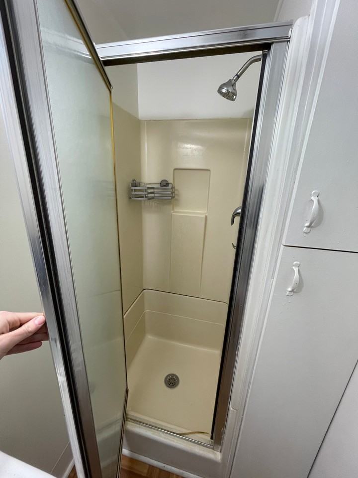 723 W Washington Ave #4 - Photo 5 of 7