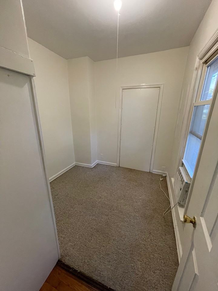 723 W Washington Ave #4 - Photo 6 of 7