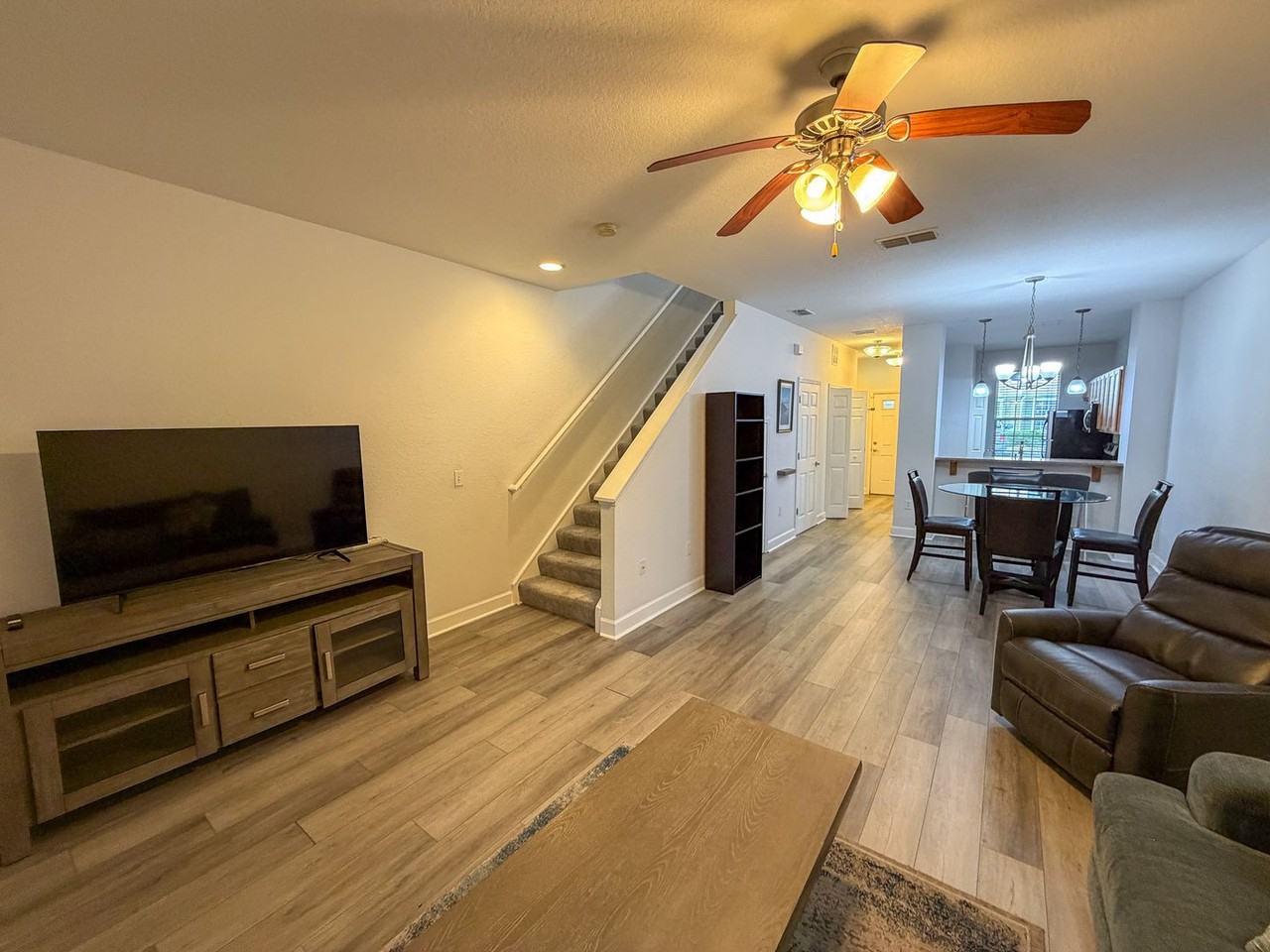 2508 Sw 35th Pl - Photo 2 of 26