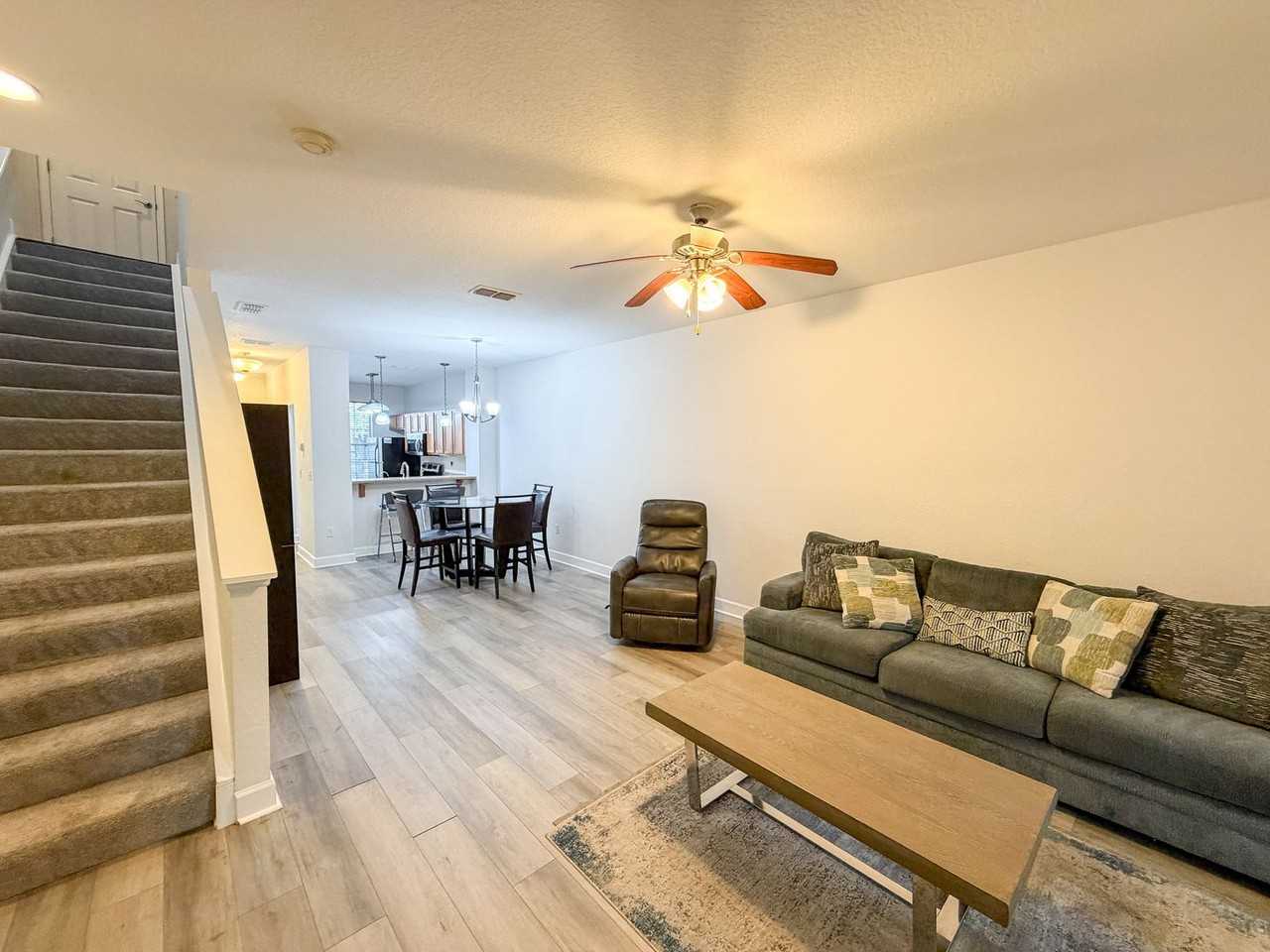 2508 Sw 35th Pl - Photo 3 of 26