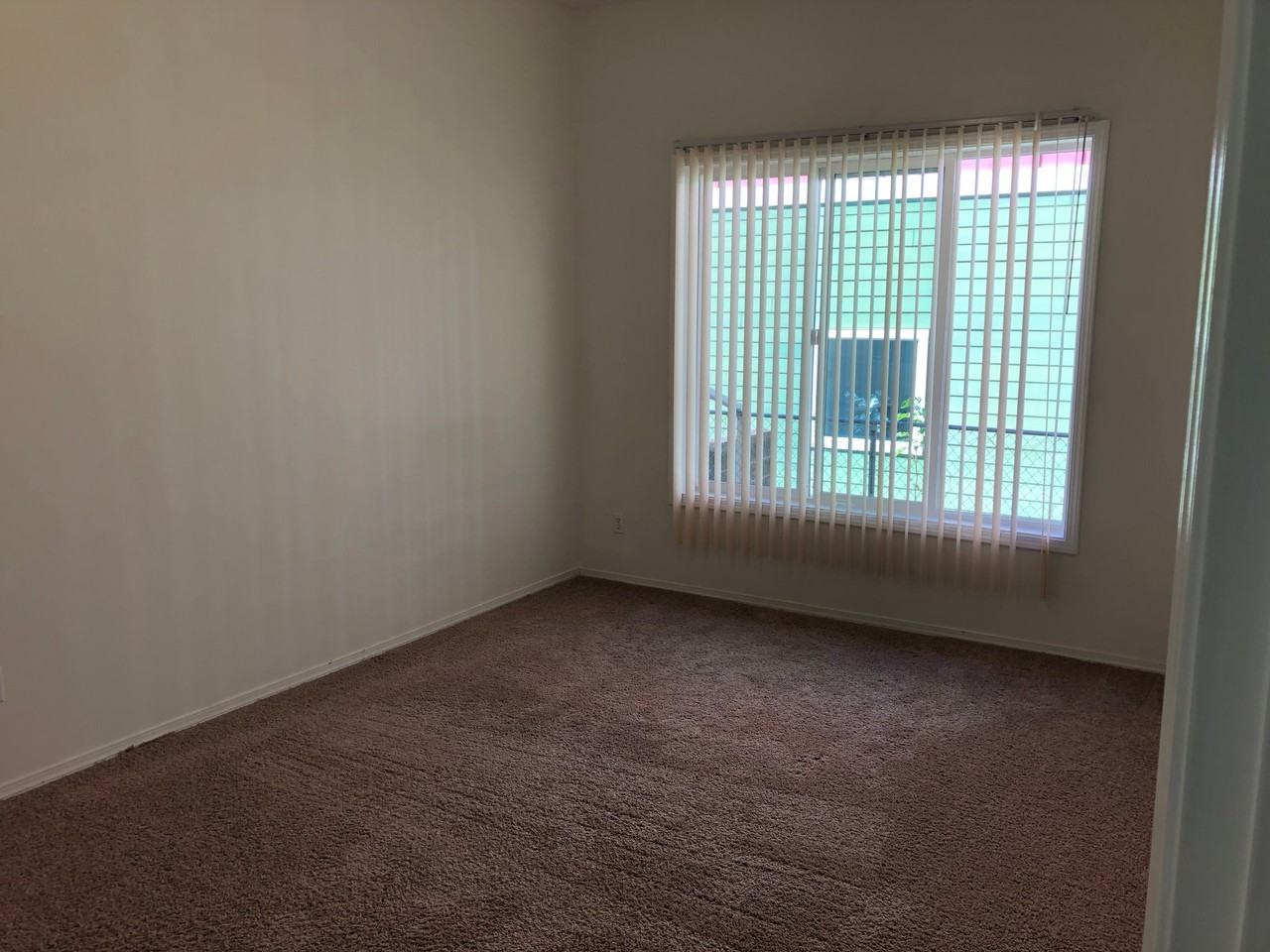 S 130th St #102 - Photo 4 of 11