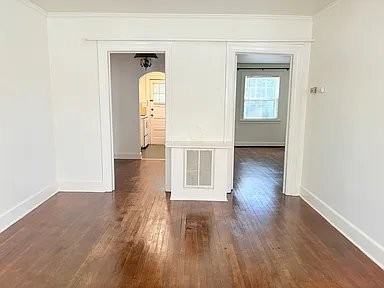 918 Iredell St - Photo 3 of 8