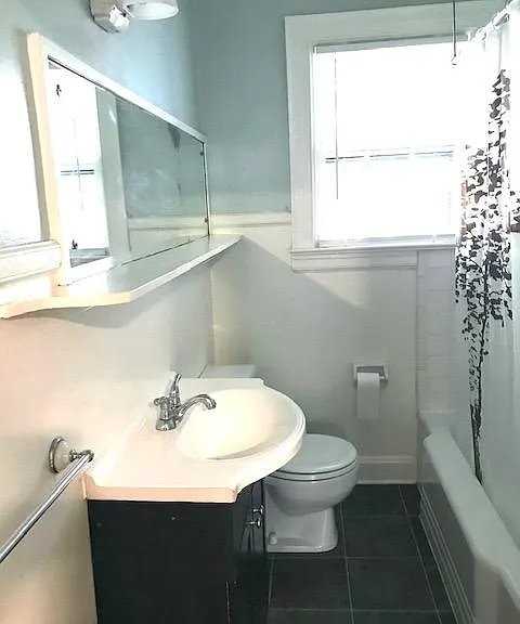 918 Iredell St - Photo 6 of 8