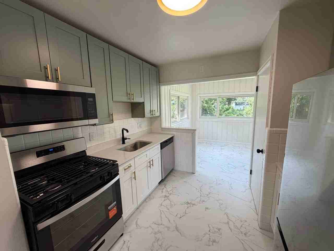 8305 Morganford Rd - Photo 3 of 29