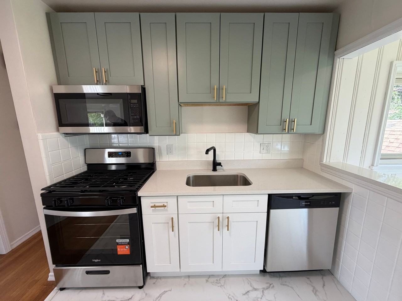 8305 Morganford Rd - Photo 4 of 29