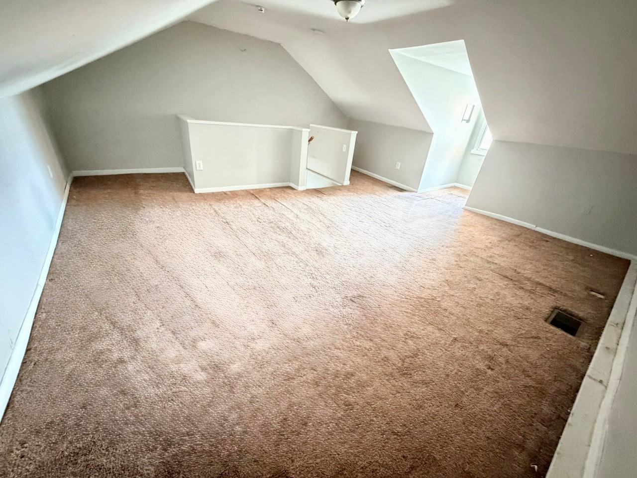 1405 E Carson St - Photo 5 of 15