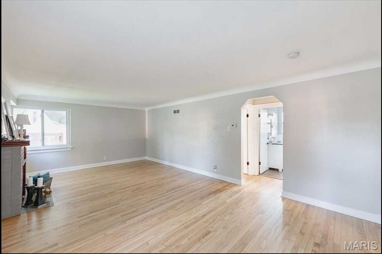 3709 Eminence Blvd - Photo 5 of 22