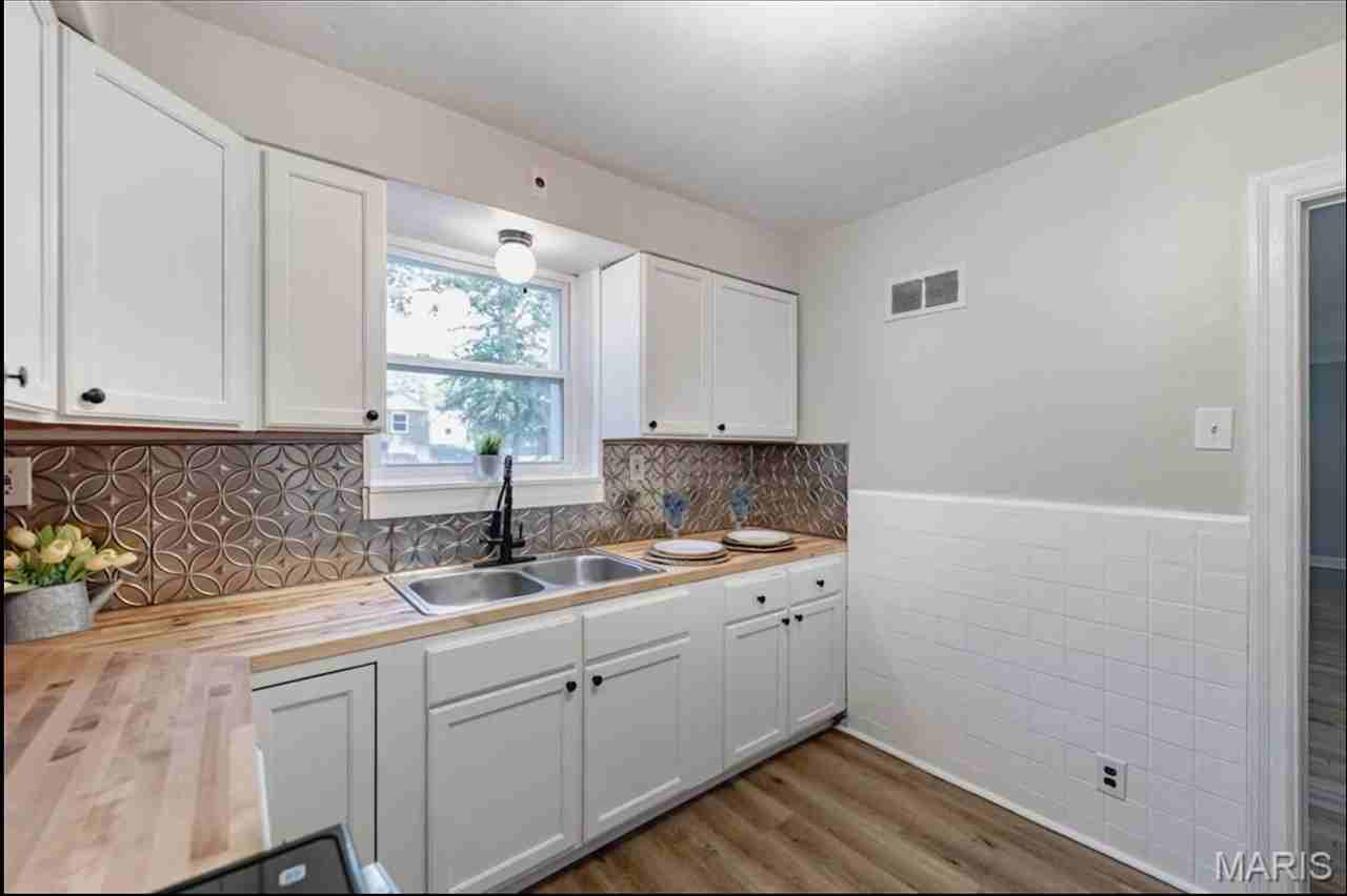 3709 Eminence Blvd - Photo 7 of 22