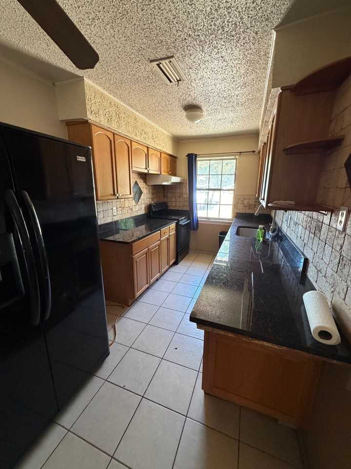 526 Pebble Rd - Photo 4 of 20