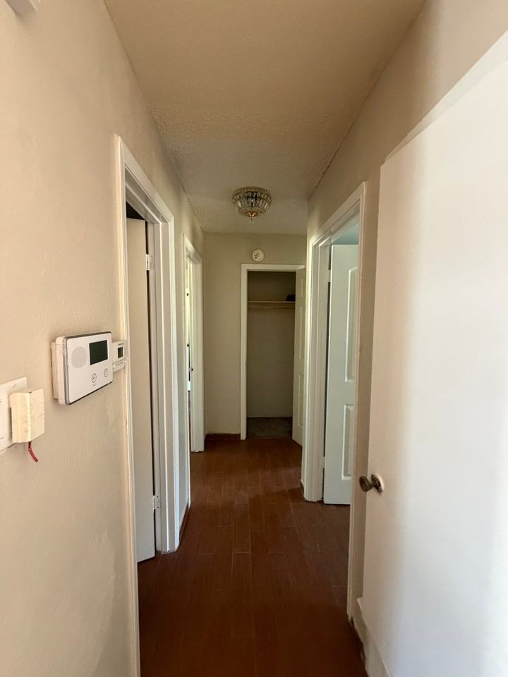 526 Pebble Rd - Photo 7 of 20