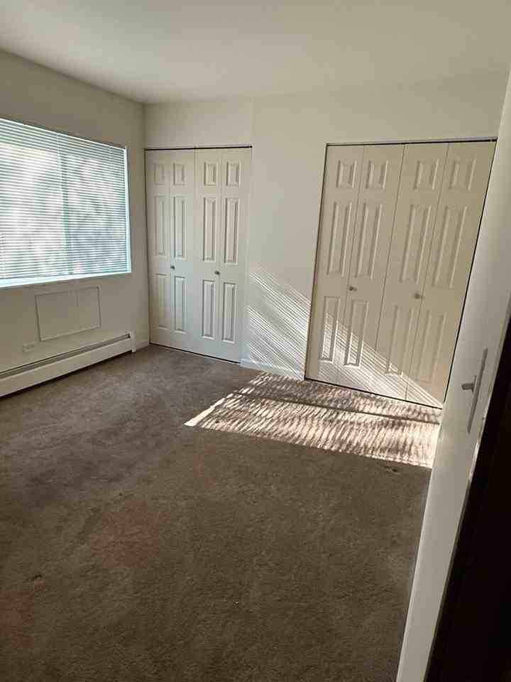 351 Hawthorne Cir #5 - Photo 7 of 9