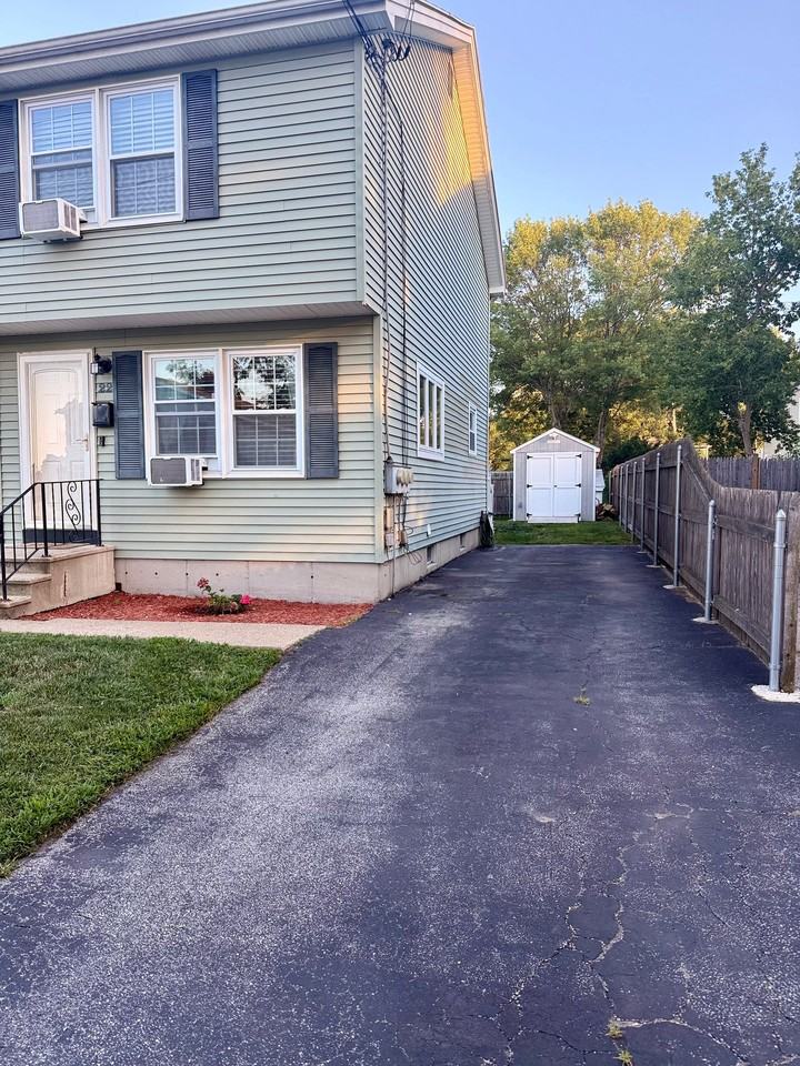 22 W Rosedale Ave - Photo 2 of 8