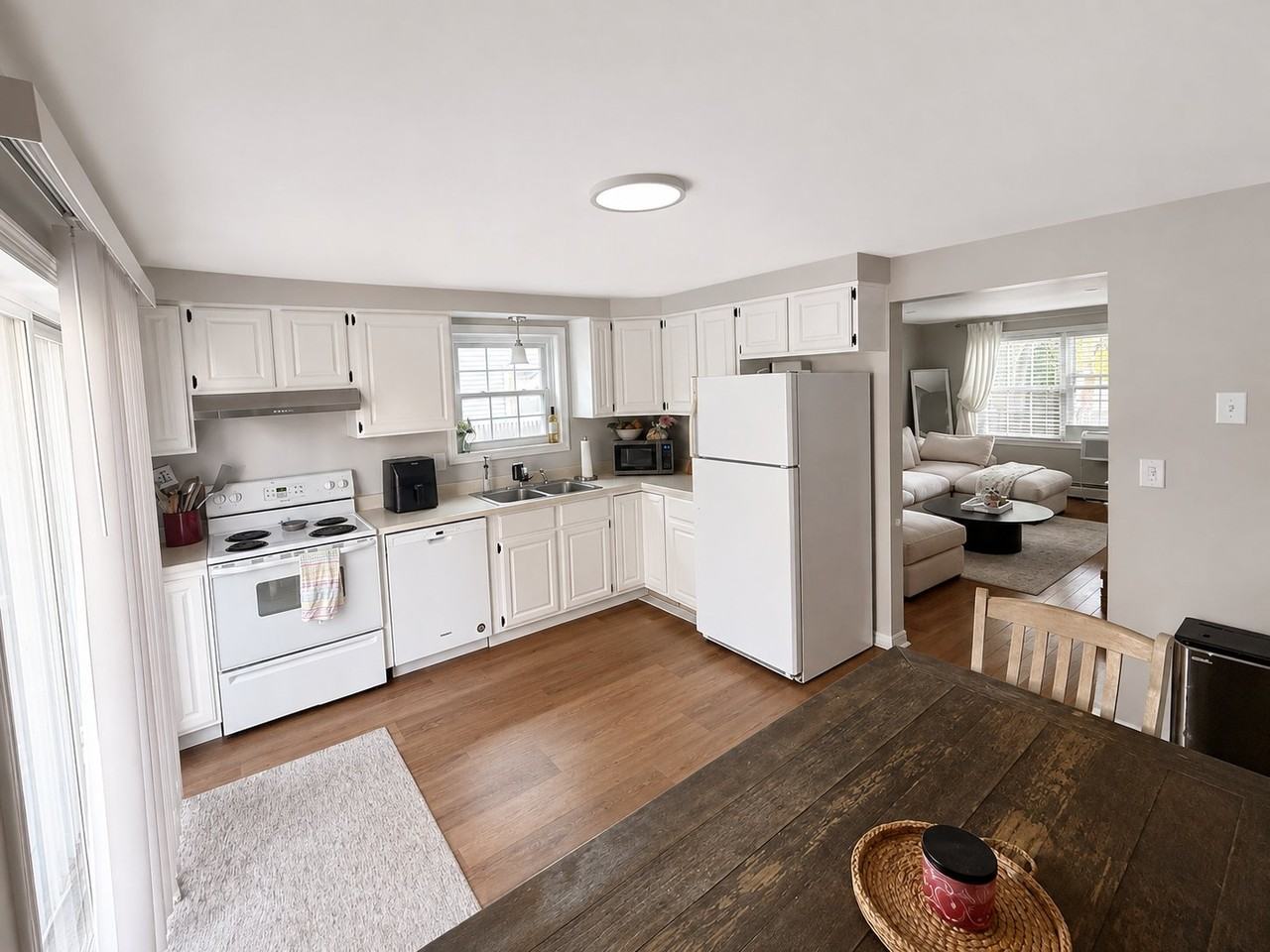 22 W Rosedale Ave - Photo 5 of 8
