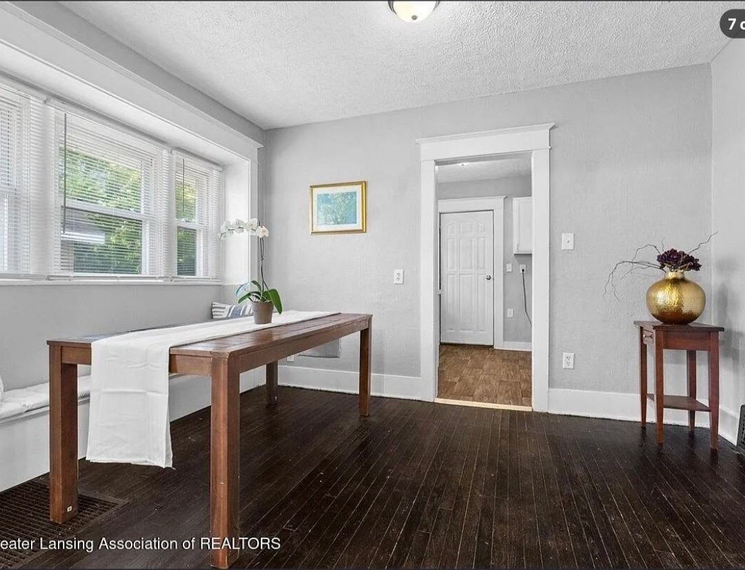 820 Middle St - Photo 4 of 12