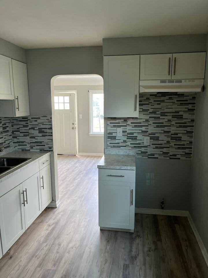 11800 Princeton Ave - Photo 3 of 7