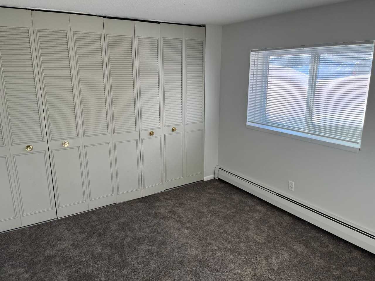 1410 Acre St - Photo 2 of 19