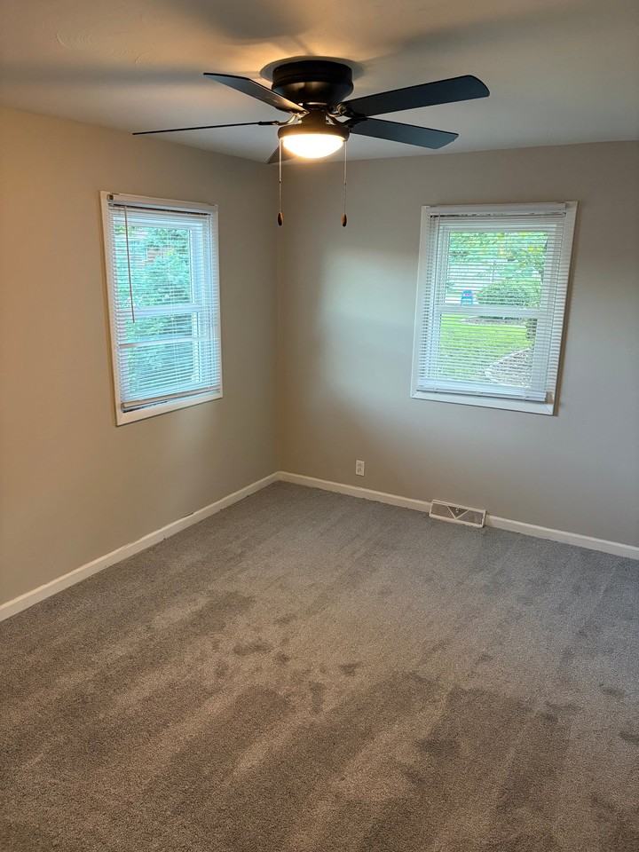 351 E Spruce St #351 - Photo 6 of 11