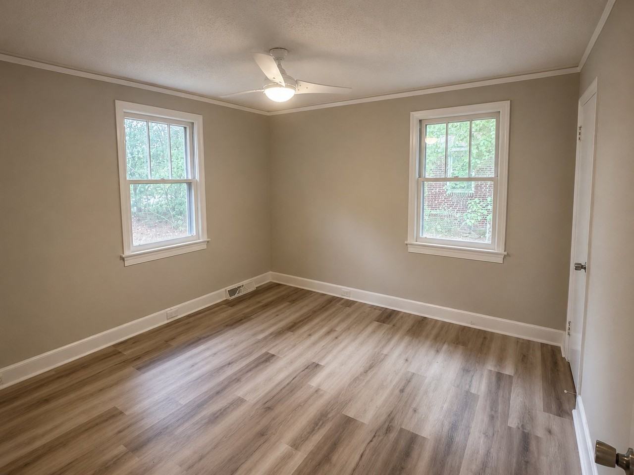 155 Miot St - Photo 6 of 9