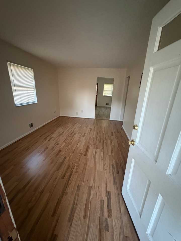 10406 Torrington Rd #1 - Photo 2 of 14