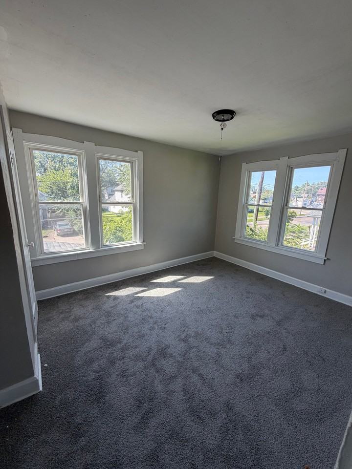 1642 E Hudson St - Photo 6 of 8