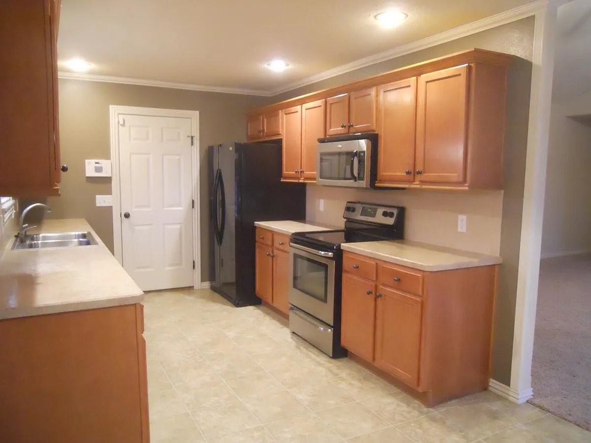 744 N Allison St - Photo 2 of 12