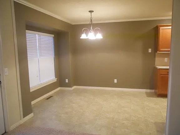 744 N Allison St - Photo 5 of 12
