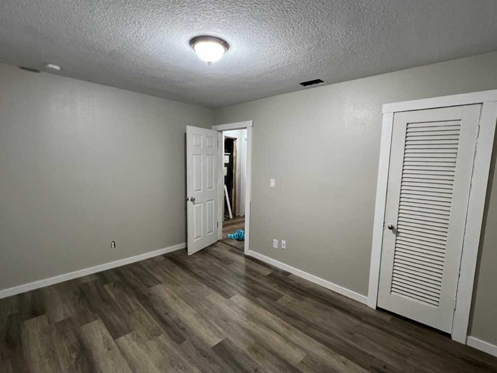 3607 9Th St E - Photo 3 of 7