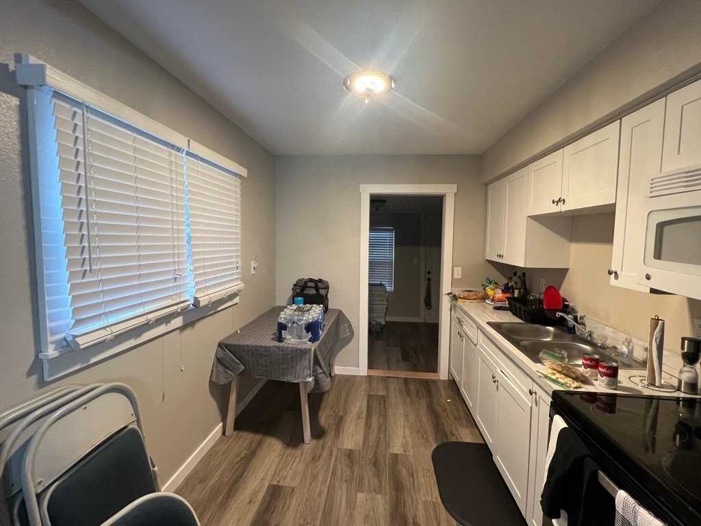 3607 9Th St E - Photo 5 of 7