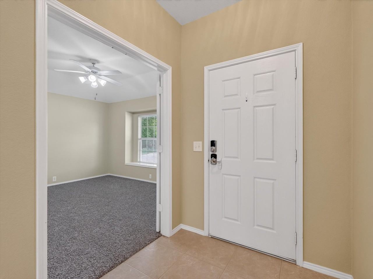 3004 Sawgrass Dr - Photo 2 of 20