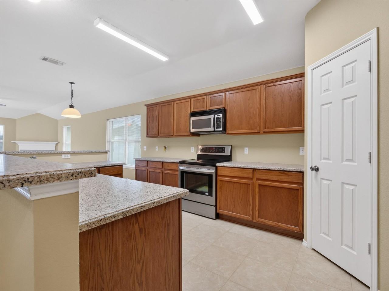 3004 Sawgrass Dr - Photo 5 of 20