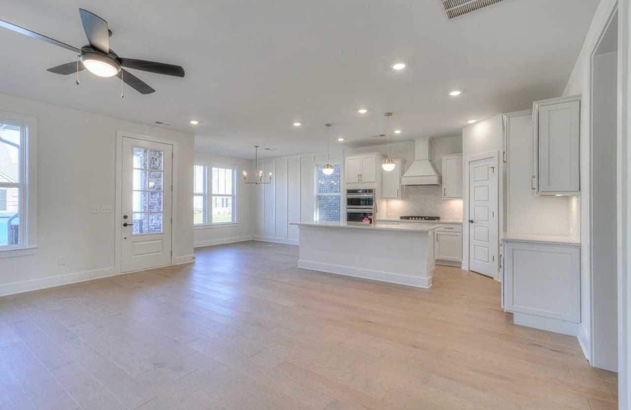 9131 Headwaters Dr - Photo 4 of 21
