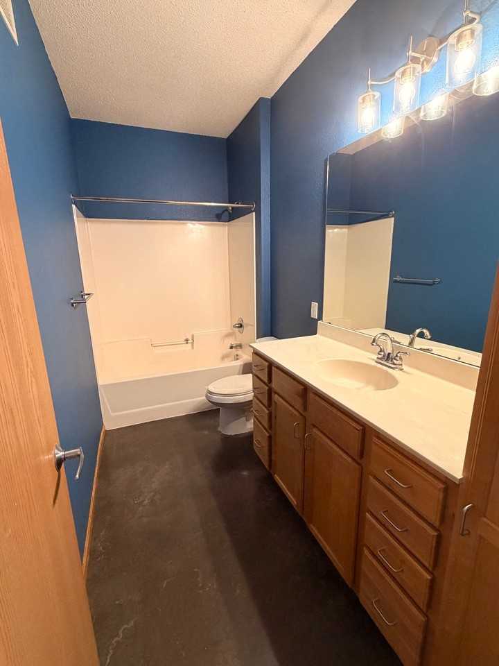 2929 21st Ave S #204 - Photo 5 of 10