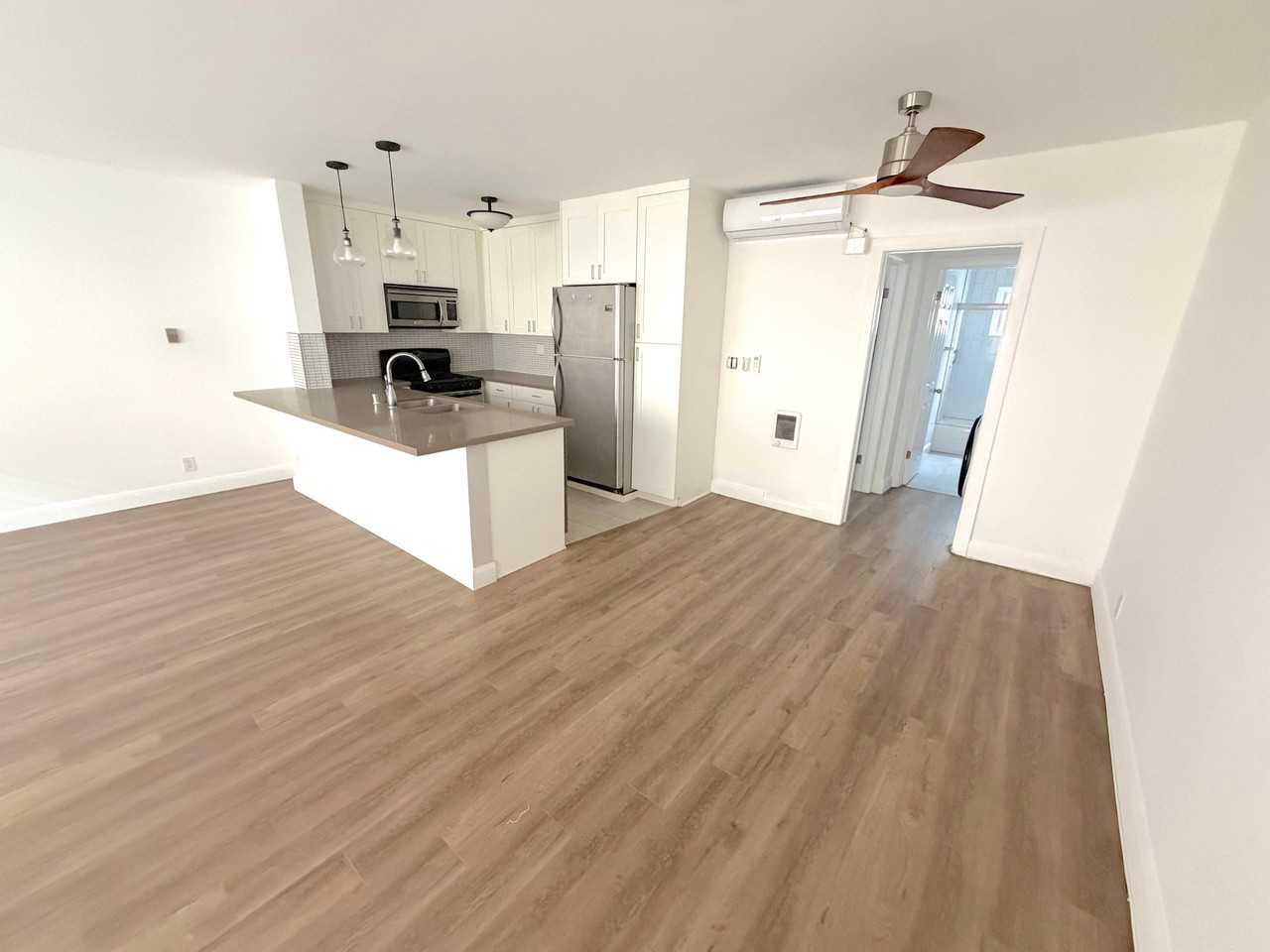 1008 7th St #5 - Photo 2 of 28
