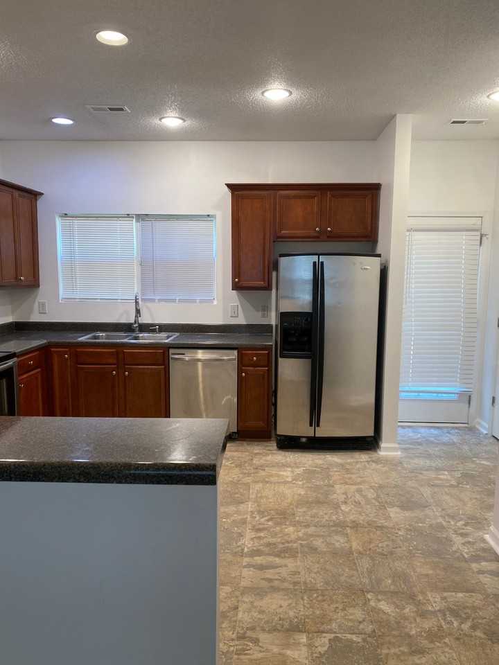 5240 Lincoln Dr - Photo 5 of 9