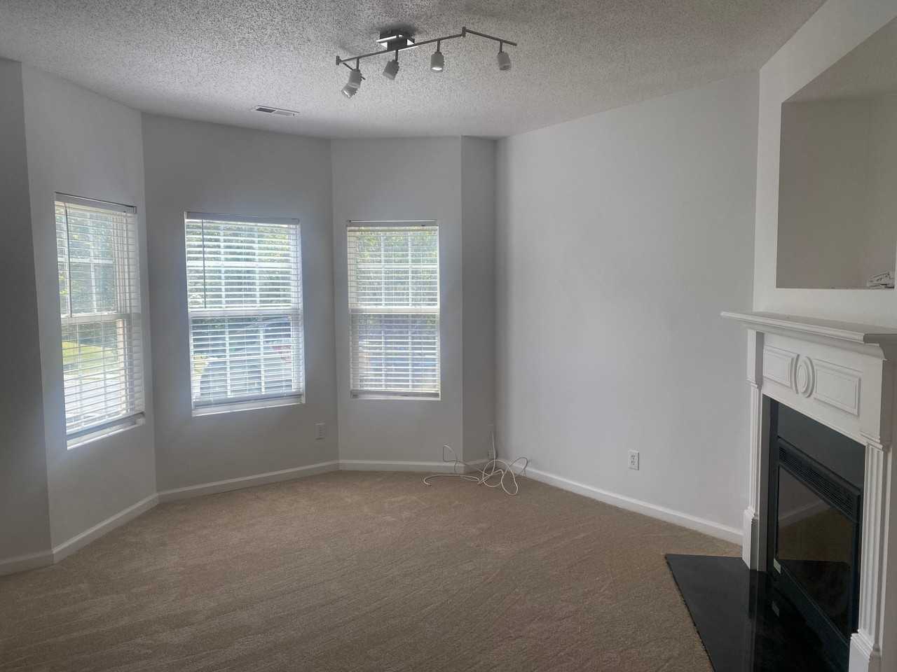 5240 Lincoln Dr - Photo 6 of 9