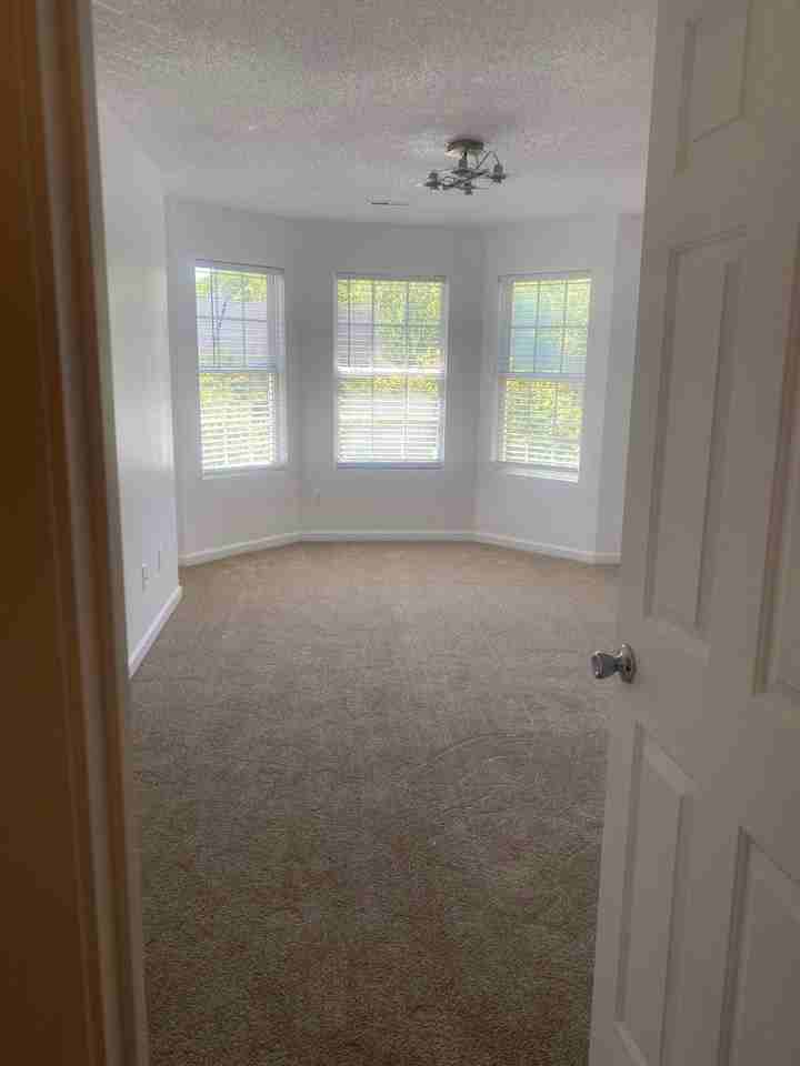 5240 Lincoln Dr - Photo 7 of 9