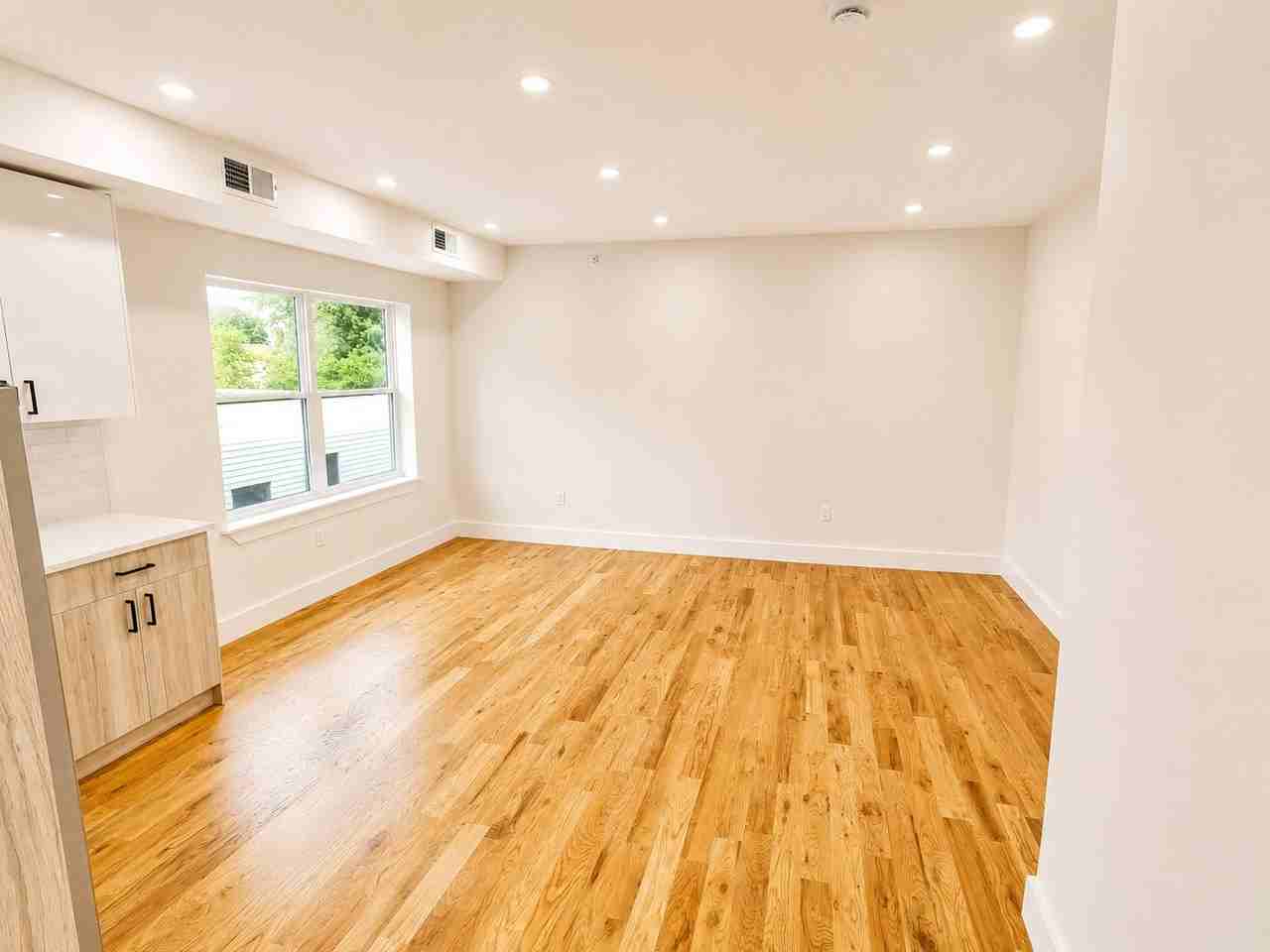 151 Roseville Ave #5