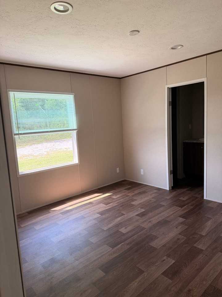 129 James Way - Photo 6 of 7