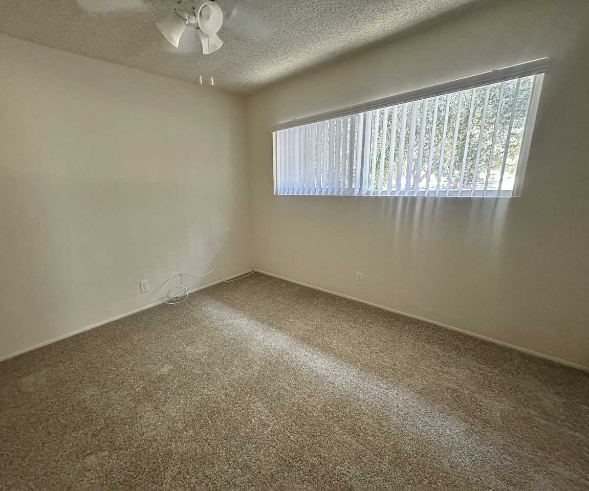200 N Minnesota Ave #16 - Photo 3 of 5