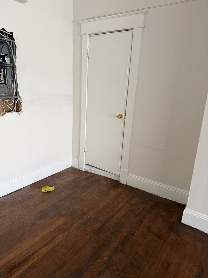 204 Washington Ave - Photo 6 of 10
