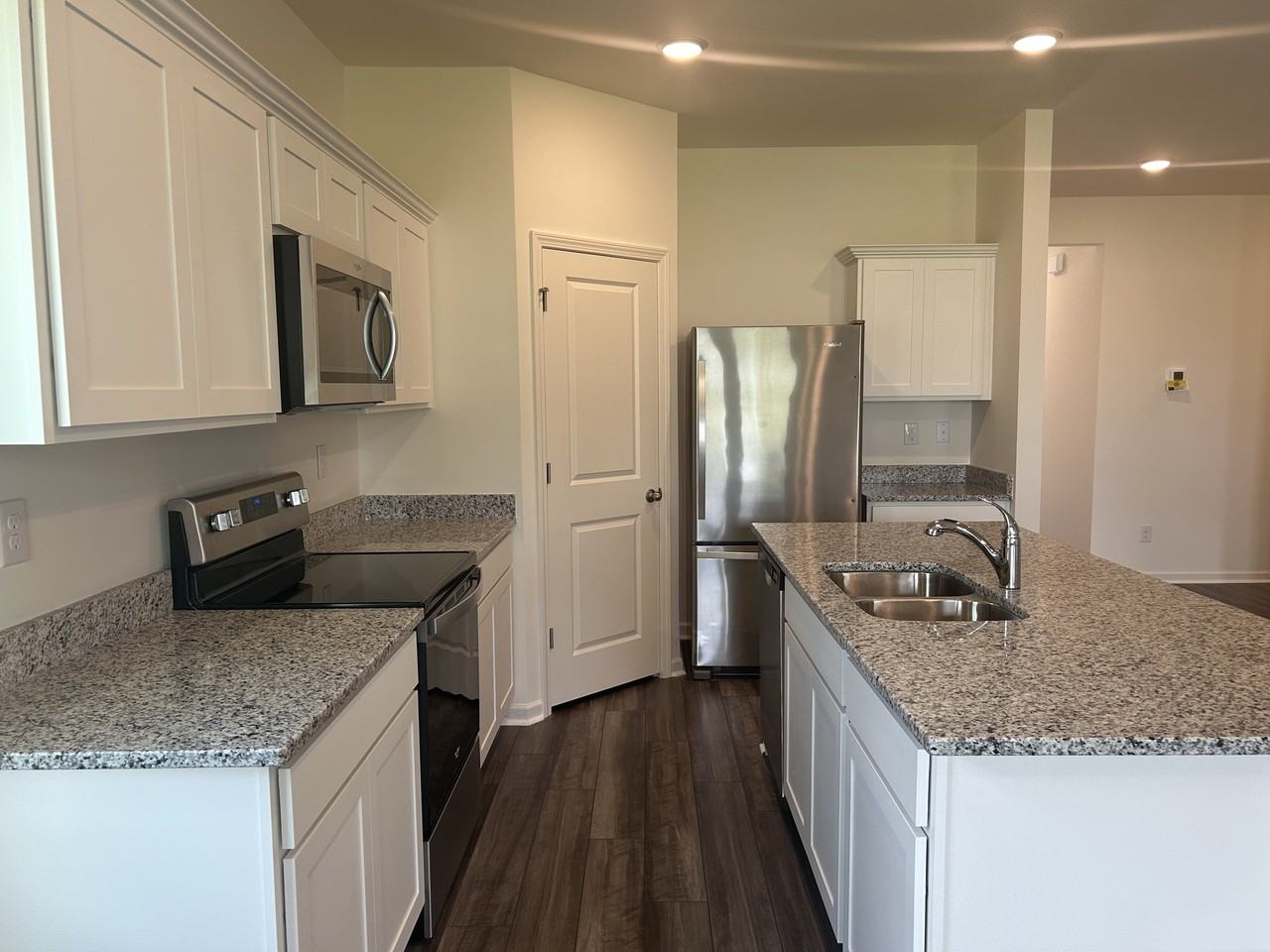 155 Plantersfield Dr - Photo 4 of 16