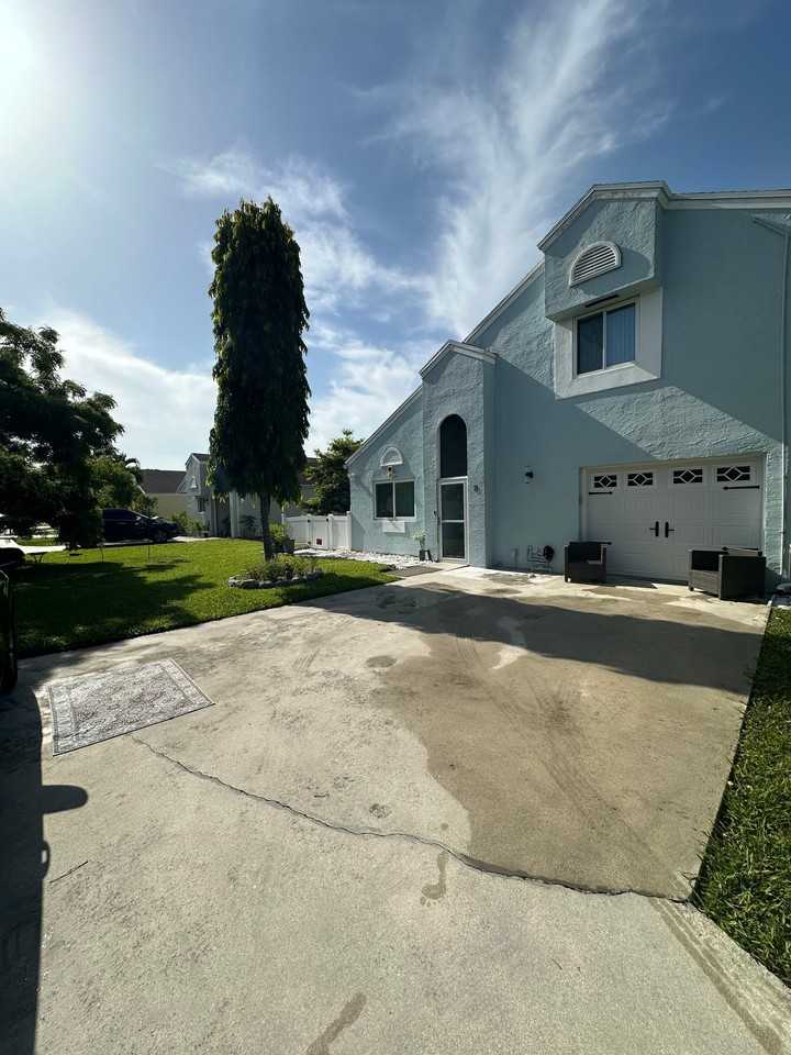 8 Elton Pl