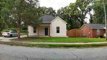 featured image of 501 N Center St