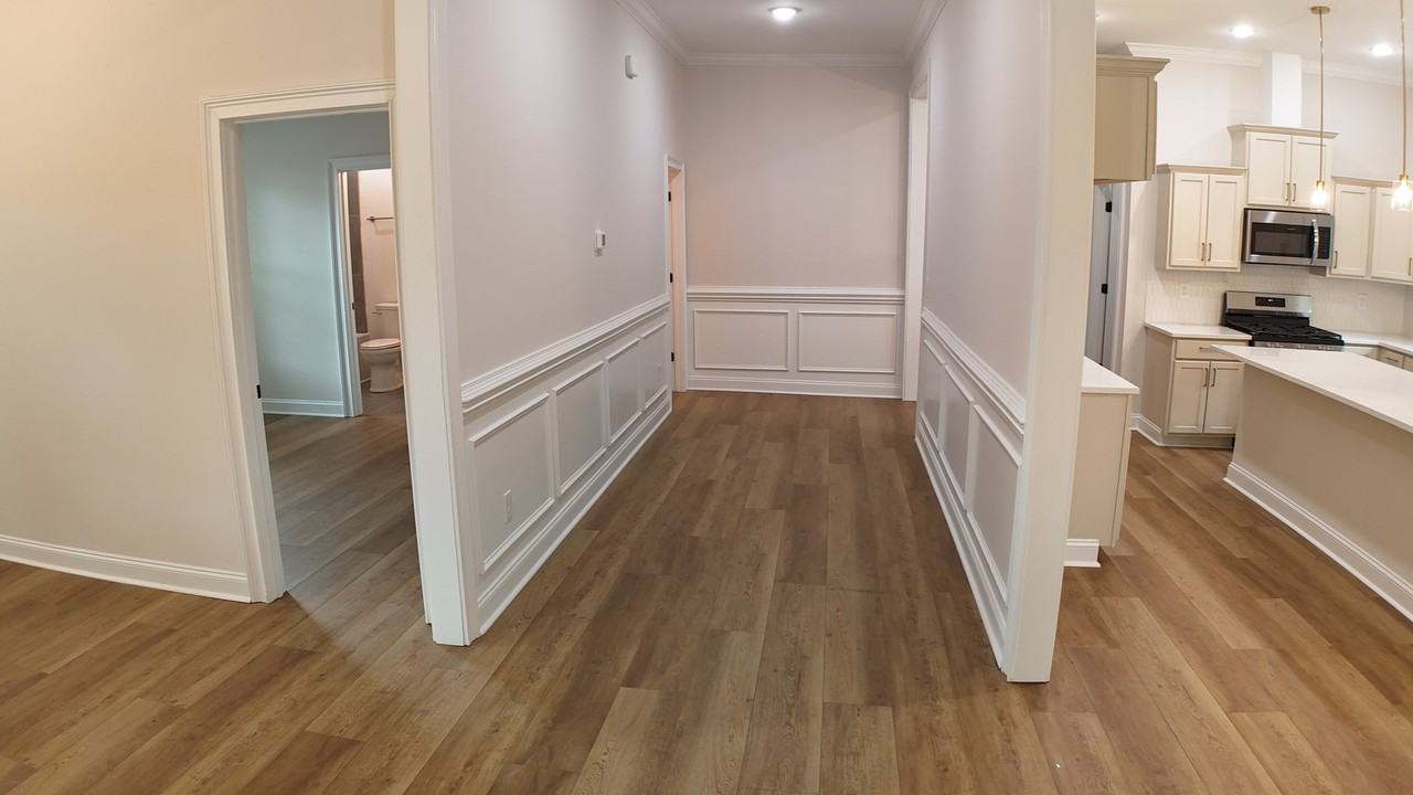 501 N Center St - Photo 2 of 18