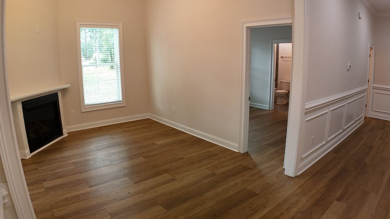 501 N Center St - Photo 3 of 18