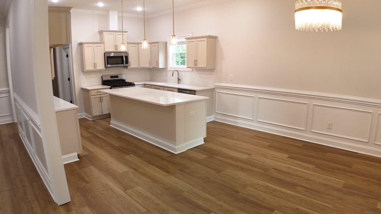 501 N Center St - Photo 4 of 18