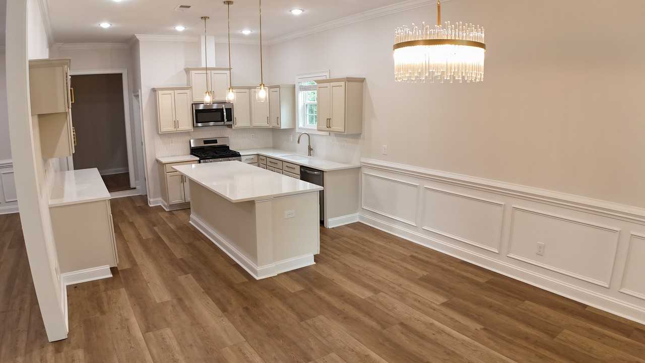 501 N Center St - Photo 6 of 18