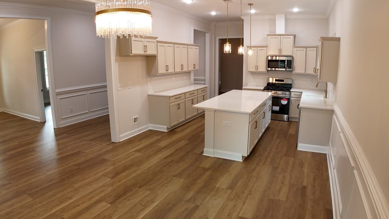 501 N Center St - Photo 7 of 18