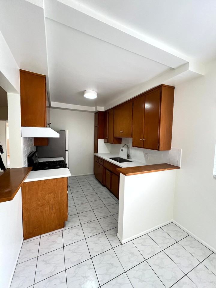1322 Amherst Ave, Los Angeles, Ca #8 - Photo 2 of 12