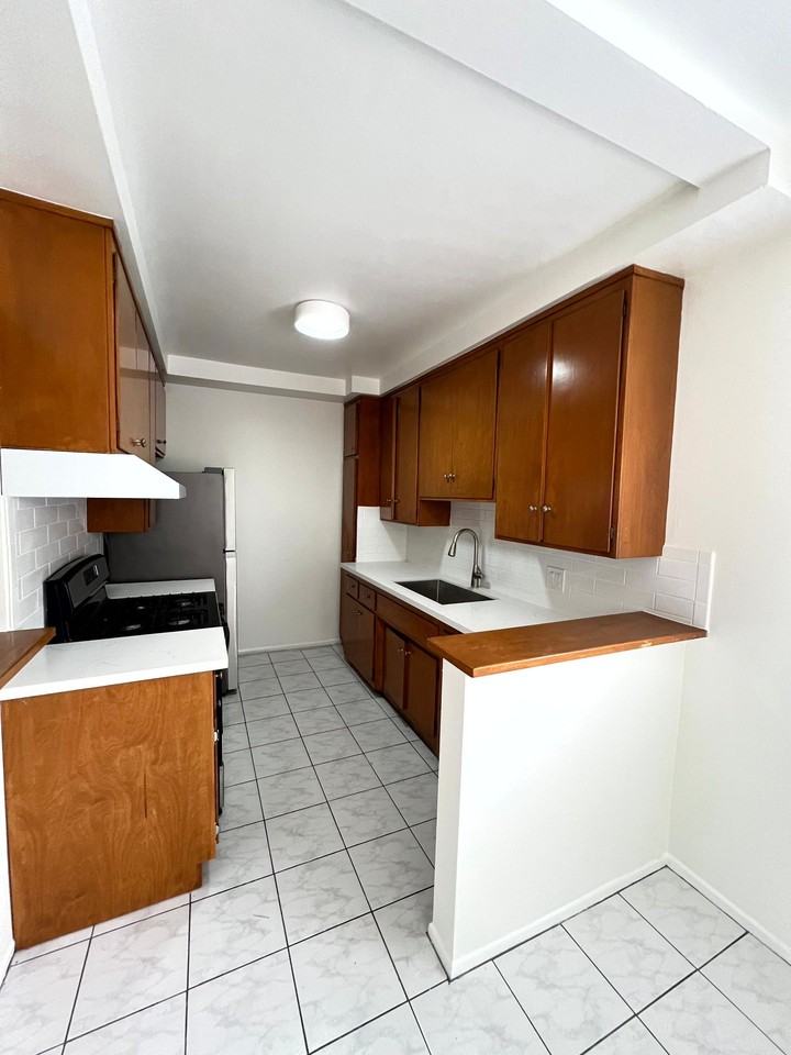 1322 Amherst Ave, Los Angeles, Ca #8 - Photo 3 of 12